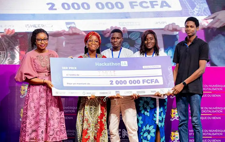 Remise de Prix aux lauréats par Mme la ministre